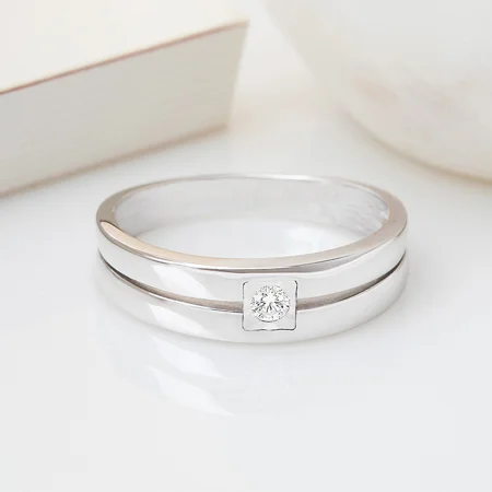 Round Cut Diamond White...