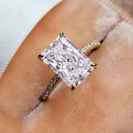 Radiant Cut Diamond White...