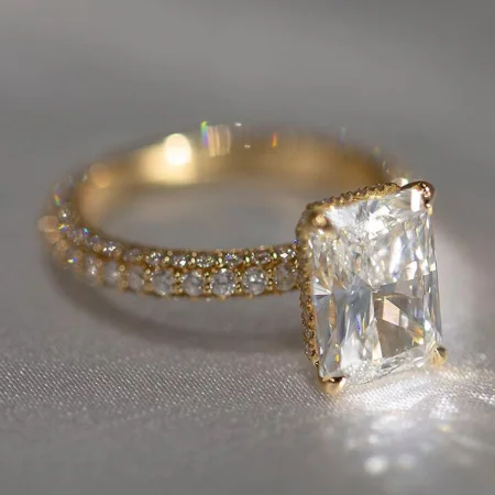 Radiant Cut Diamond White...