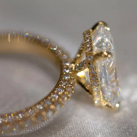 Radiant Cut Diamond White...