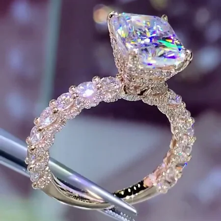 Radiant Cut Diamond White...